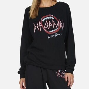 Lauren Moshi Def Leppard Love Bites Long Sleeve Pullover Top Graphic Tee Size S